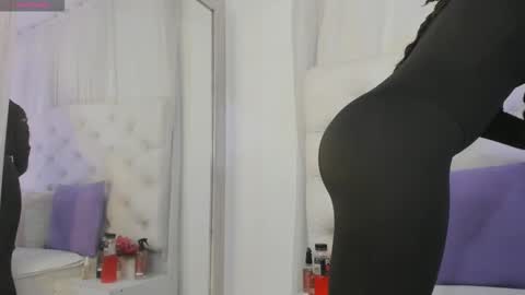 Snapshot of kamila_arias chatting on 3, 11, 2025 online show from 3, 11, 2025