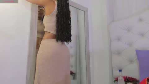 Snapshot of kamila_arias chatting on 4, 11, 2025 online show from 4, 11, 2025