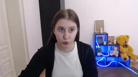 kamilla_love_ online show from 15, 11, 2025