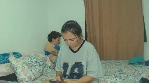 Snapshot of kammy_cami chatting on 27, 5, 2026 kammy y camila online show from 27, 5, 2026