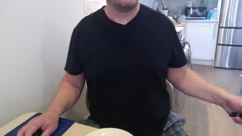 Snapshot of kanadians chatting on 19, 4, 2026 Cam with Me Vixens DM me online show from 19, 4, 2026