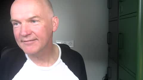 Robbie online show from 11, 3, 2025