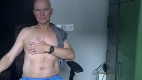 Robbie online show from 16, 10, 2025