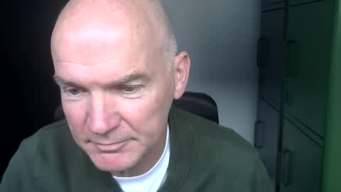 Robbie online show from 18, 10, 2025