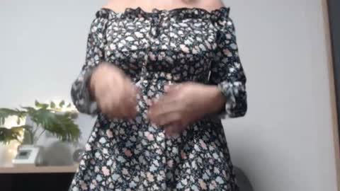 Snapshot of karin_lover chatting on 12, 1, 2026 You can call me K online show from 12, 1, 2026