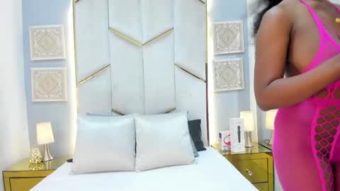 karinaacox online show from 20, 3, 2026