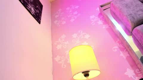 KarinaSimonz online show from 6, 4, 2026