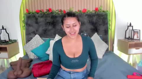 Karla Gonzaless online show from 13, 3, 2026