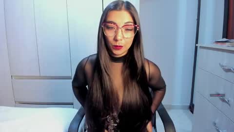 Snapshot of karla_hernandez chatting on 16, 4, 2026 Karla online show from 16, 4, 2026