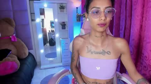 karlaslutskinny__ online show from 18, 4, 2026