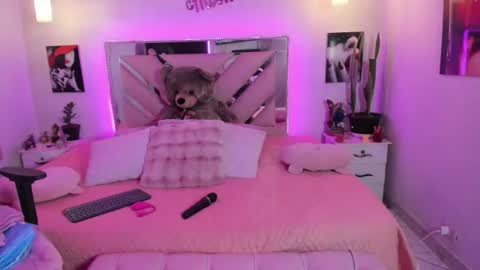 Snapshot of karly_moonn chatting on 17, 6, 2026 Karly Moonns online show from 17, 6, 2026