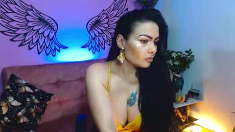 Karol Kenedy online show from 12, 11, 2025