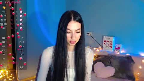 Kira online show from 9, 9, 2025