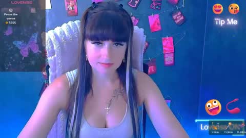 Caroline online show from 5, 8, 2026
