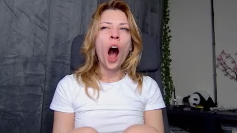 karoline121 online show from 7, 2, 2026