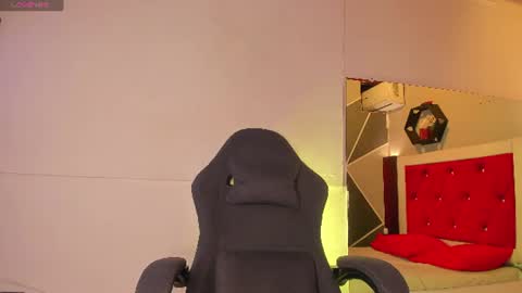 Snapshot of karoll014 chatting on 18, 7, 2026 Karol online show from 18, 7, 2026