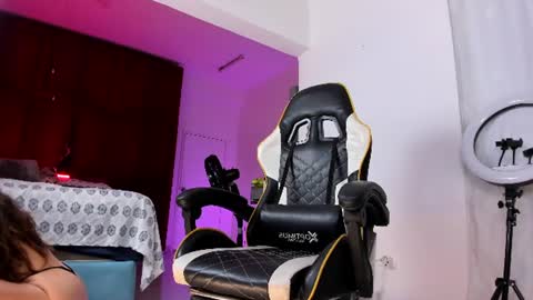 Snapshot of karolsweet_ chatting on 22, 6, 2026 KarolSweet online show from 22, 6, 2026