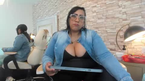 Snapshot of karolwestt chatting on 7, 10, 2025 karolwestt online show from 7, 10, 2025