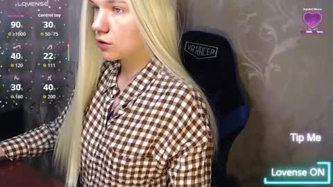 Snapshot of karolynafox chatting on 19, 2, 2026 Caroline Fox online show from 19, 2, 2026