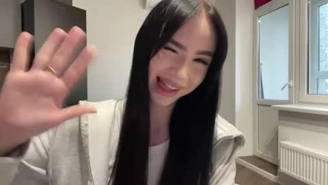 Snapshot of karyllangfitt chatting on 28, 5, 2026 Izzy online show from 28, 5, 2026