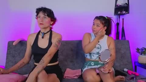 kasandraandsilvii online show from 5, 1, 2026