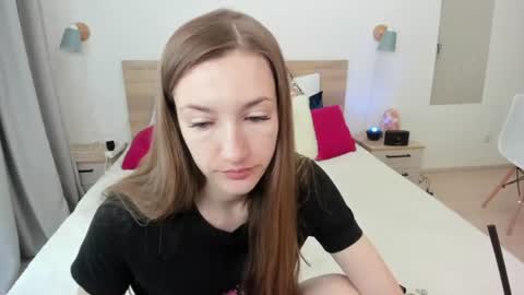 Snapshot of kate_redgar chatting on 9, 6, 2026 kate_redgar online show from 9, 6, 2026