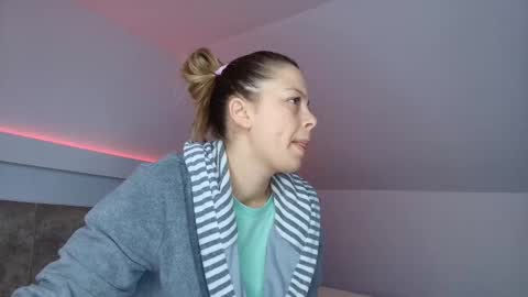 KateAllyaa online show from 12, 1, 2026