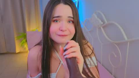 Snapshot of kateblow chatting on 6, 10, 2025 Kate online show from 6, 10, 2025