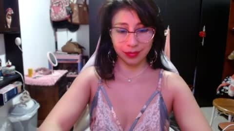 Snapshot of kateeen18 chatting on 6, 8, 2026 Kateeen18 online show from 6, 8, 2026