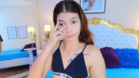 Snapshot of kateemartinez chatting on 17, 4, 2026 katee Martinez online show from 17, 4, 2026