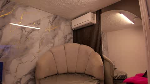 Im Katherine but call me Kate  online show from 4, 4, 2026