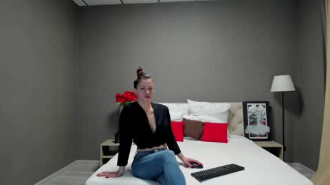 Snapshot of katerina_ray chatting on 1, 10, 2025 Katerina GTM2 Mo Tu Th Fr Sa Su 3am-10am online show from 1, 10, 2025