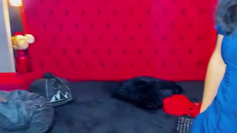 kate Tompson online show from 15, 3, 2026