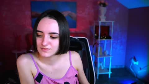 katewillows online show from 5, 4, 2026