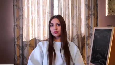 OLIVIA  online show from 16, 4, 2026