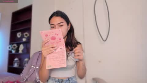 Snapshot of kathe_littlee chatting on 7, 5, 2026 kathe_littlee online show from 7, 5, 2026