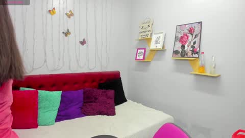 Snapshot of kathina_giraldo chatting on 1, 2, 2025 Paola online show from 1, 2, 2025