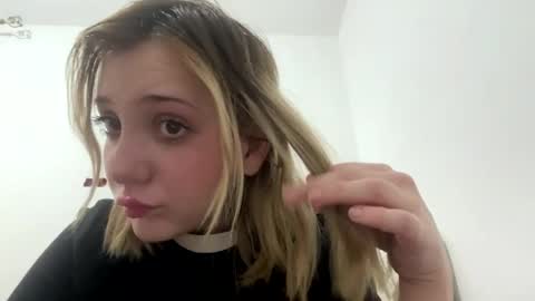 Snapshot of kathrinekiening chatting on 4, 6, 2026 Jessie online show from 4, 6, 2026