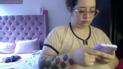 Snapshot of kathybigboobsbbw_ chatting on 25, 4, 2026 kathybigboobsbbw_ online show from 25, 4, 2026