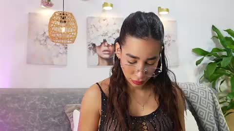 Snapshot of katiecruz_ chatting on 18, 6, 2026 Katie online show from 18, 6, 2026