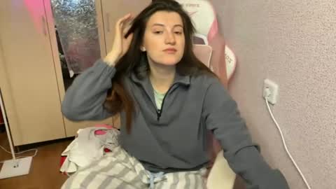 Snapshot of katrin_kristal chatting on 24, 4, 2026 naked in pvt show 100 tk online show from 24, 4, 2026