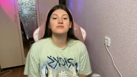 Snapshot of katrin_kristal chatting on 26, 4, 2026 naked in pvt show 100 tk online show from 26, 4, 2026