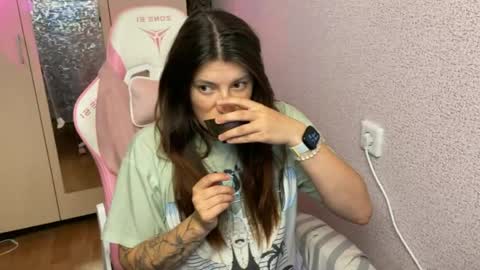 Snapshot of katrin_kristal chatting on 27, 4, 2026 naked in pvt show 100 tk online show from 27, 4, 2026