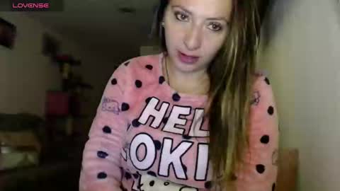 Snapshot of kattie_love chatting on 5, 1, 2025 kattie online show from 5, 1, 2025