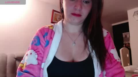 Snapshot of kattie_love chatting on 24, 4, 2026 kattie online show from 24, 4, 2026