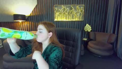 Snapshot of katty_rose8 chatting on 20, 5, 2026 Katty online show from 20, 5, 2026