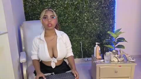 Snapshot of katy_love222 chatting on 31, 5, 2026 katy_love222 online show from 31, 5, 2026