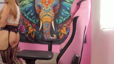 katy simpsons online show from 25, 11, 2025