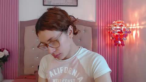 Snapshot of katy_van chatting on 6, 2, 2026 Katy Van online show from 6, 2, 2026