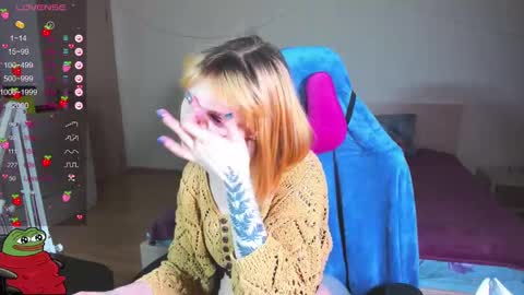 Snapshot of kawaii_power_uwu chatting on 19, 1, 2025 Kira-chan online show from 19, 1, 2025